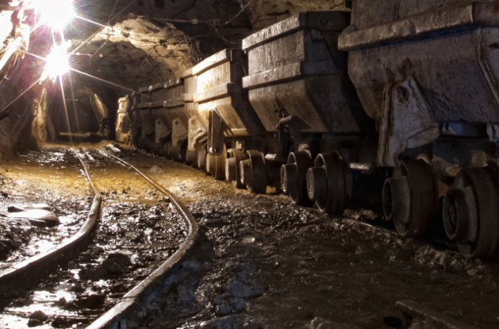 18 mineri blocaţi în subteran după prăbuşirea unei mine de aur din nord-vestul Chinei