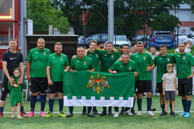 Echipa de fotbaliști din cadrul Poliției de Frontieră, locul II la Campionatul Republicii Moldova la minifotbal