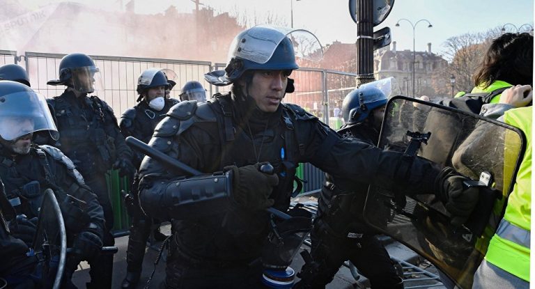 “Vestele Galbene”: Autorităţile franceze au luat măsuri extreme. Mobilizări în toată ţara