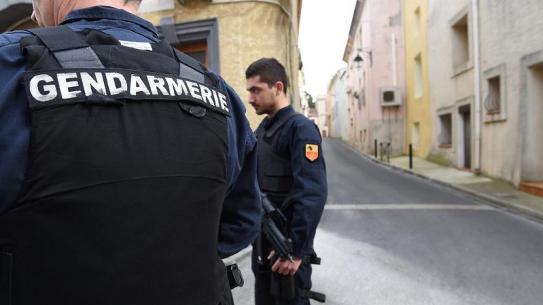 Femeia care a rănit două persoane cu un cutter într-un supermarket din sudul Franţei căuta să fie împuşcată de poliţie