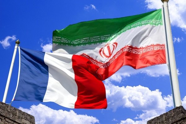 Iranul acuză Franţa că ‘DESTABILIZEAZĂ’ regiunea Golfului
