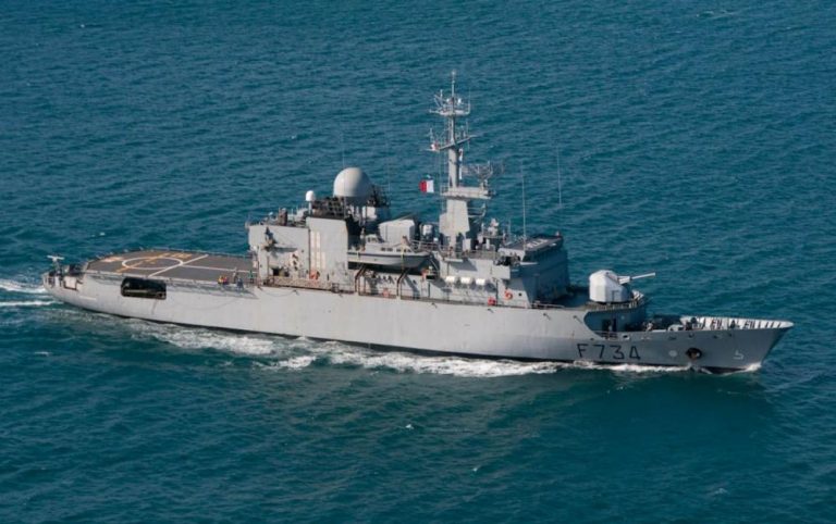 O navă militară franceză urmărită de forţele navale chineze a trecut prin Strâmtoarea Taiwan (surse Reuters)