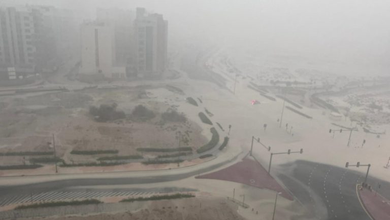 Furtună extremă și inundații istorice în Dubai și Qatar