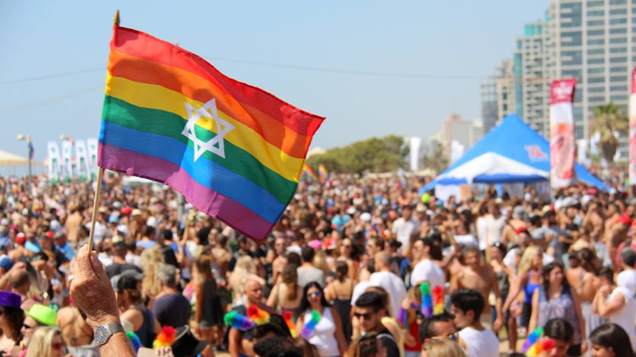Zeci de mii de oameni sunt aşteptaţi la parada gay din Tel Aviv