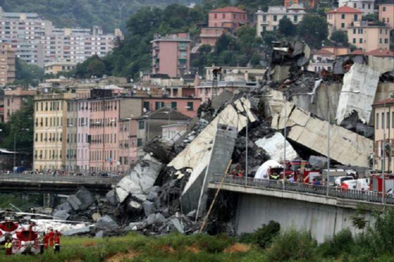 Instanţa preliminară a decis inculparea a 59 de suspecţi în dosarul prăbuşirii podului din Genova