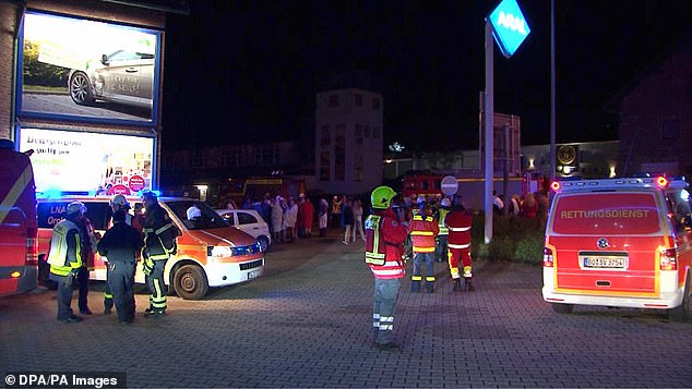 Panică într-un club de swingeri din vestul Germaniei; 300 de persoane au fost evacuate după declanşarea unui detector de monoxid de carbon