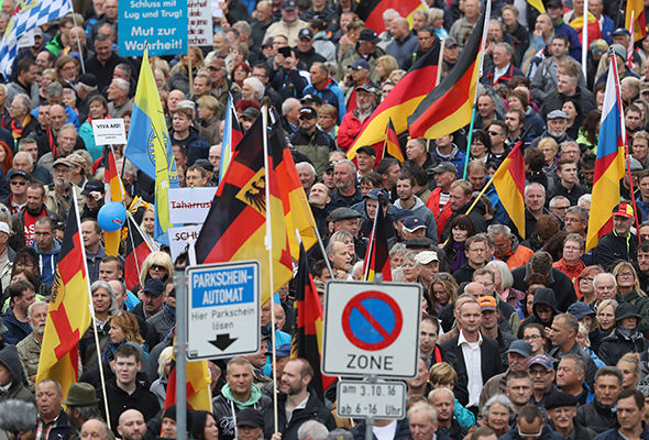 Aproximativ 1.000 de proteste, înregistrate pe website-ul poliţiei din Berlin