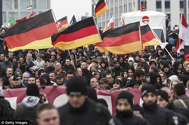 Miting al sindicatelor din Germania pentru a marca ‘Ziua Plăţii Egale’ la Berlin