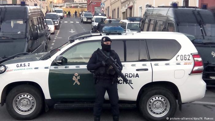 Membri ai Gărzii Civile, alungaţi dintr-un hotel în apropiere de Bracelona