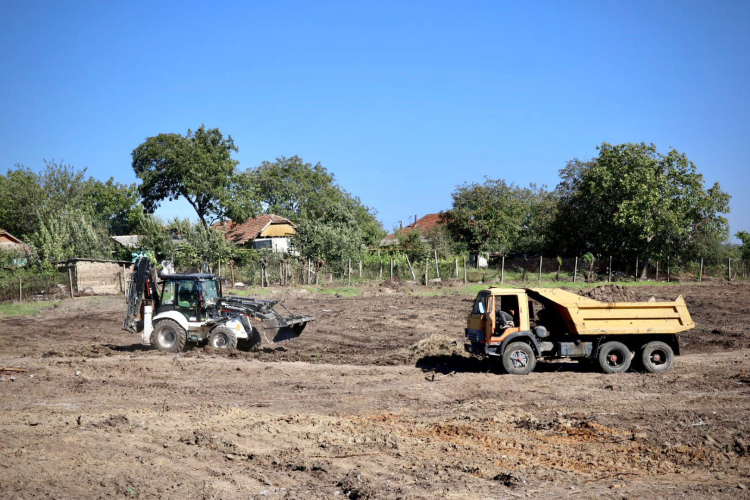 O gunoiște neautorizată din Pănășești se transformă într-un parc verde