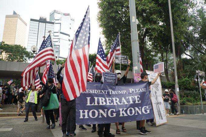 Zeci de mii de protestatari au participat la un marş spre consulatul american din Hong Kong – VIDEO