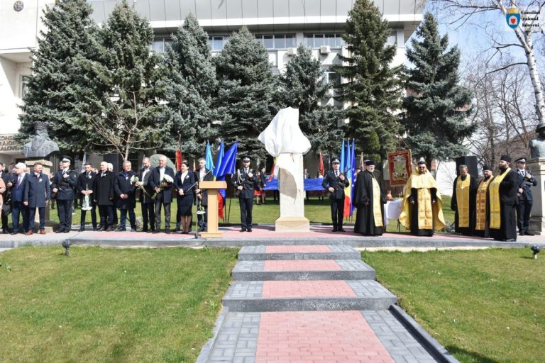 106 ani de la Unirea Basarabiei cu România și inaugurarea bustului lui Ștefan cel Mare la Ialoveni