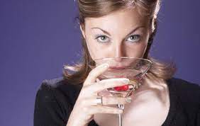 Ajută sau nu alcoolul la digestie? Mihaela Bilic: „Te stimulează și mai mult, tot îți vine să bei!”