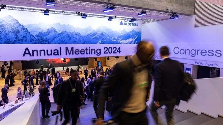 Ultra-bogații lumii s-au enervat la Davos, pentru că au fost forțați să stea la coadă “cu toți ceilalți”