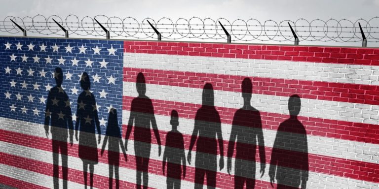 Curtea Supremă a SUA validează statutul a 700.000 de imigranţi tineri