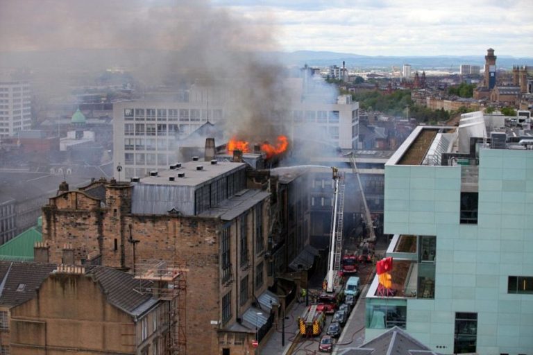 Marea Britanie: Şcoala de Arte din Glasgow, distrusă de un incendiu