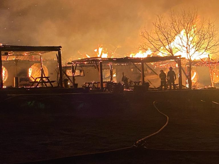 UPDATE: Incendiu devastator în România. Cinci morți între care un copil