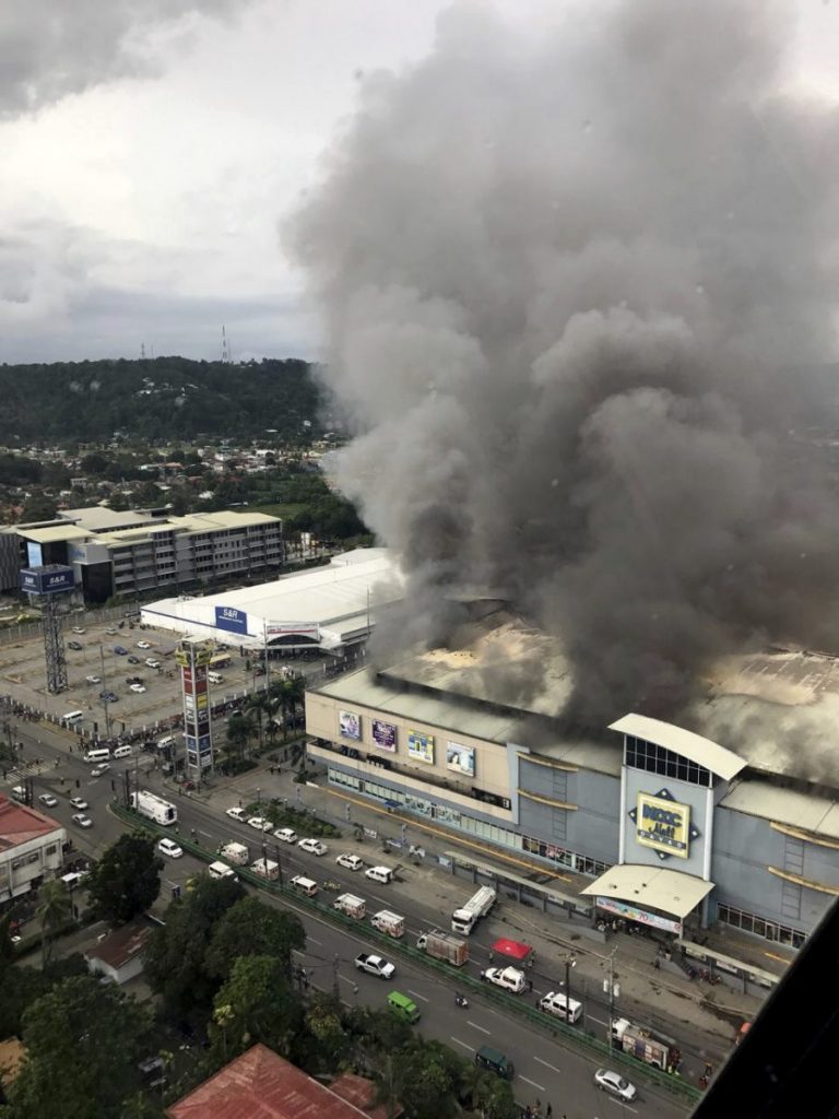 Filipine : Incendiu la un centru comercial din Davao. 37 de persoane au murit