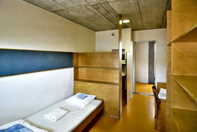 Închisorile din Elveția sunt supraaglomerate. Autoritățile vor să aducă în plus containere cu gratii