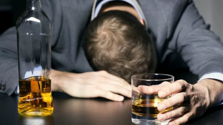 Ce se întâmplă cu ficatul tău dacă nu mai consumi alcool