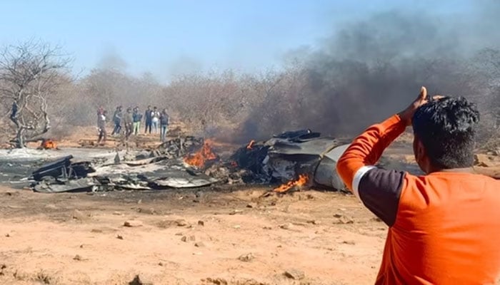 Unul din piloţii celor două avioane militare care s-au prăbuşit în India a murit