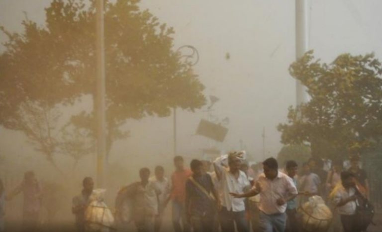 Furtuni catastrofale în India (VIDEO). Bilanţul victimelor a ajuns la 71 de morţi