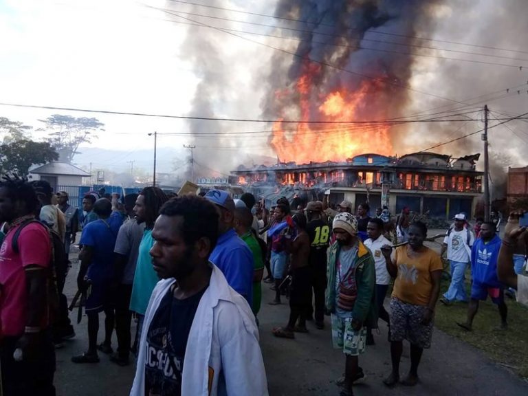 Cel puţin 20 de morţi în revoltele din provincia indoneziană Papua