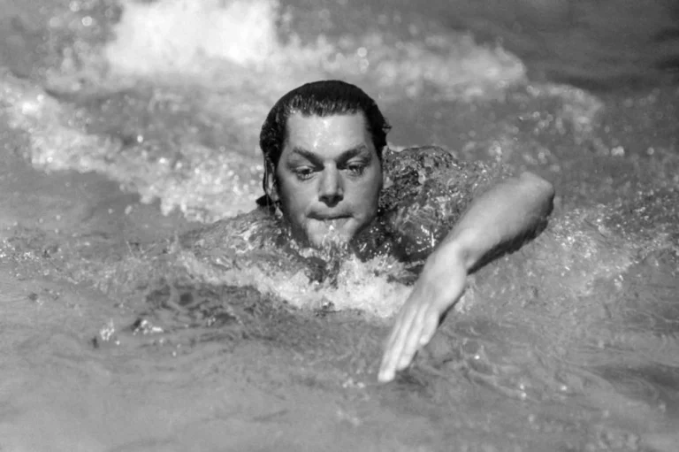 Acum 100 de ani, un tânăr născut pe teritoriul României, câștiga, tot la Paris, aurul la înot
