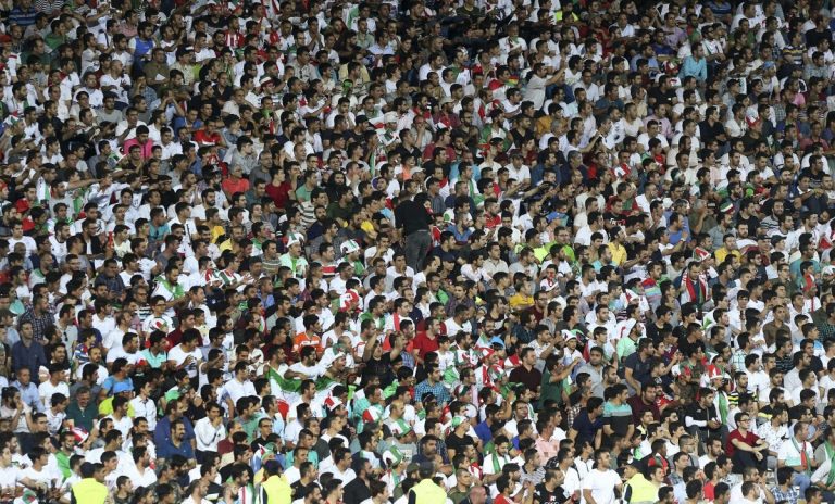 Televiziunea naţională din Iran a micșorat volumul în timpul unui meci de fotbal, pentru a nu se auzi scandările antiregim