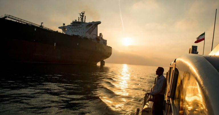 Iranul a reţinut un alt petrolier străin în Golful Persic