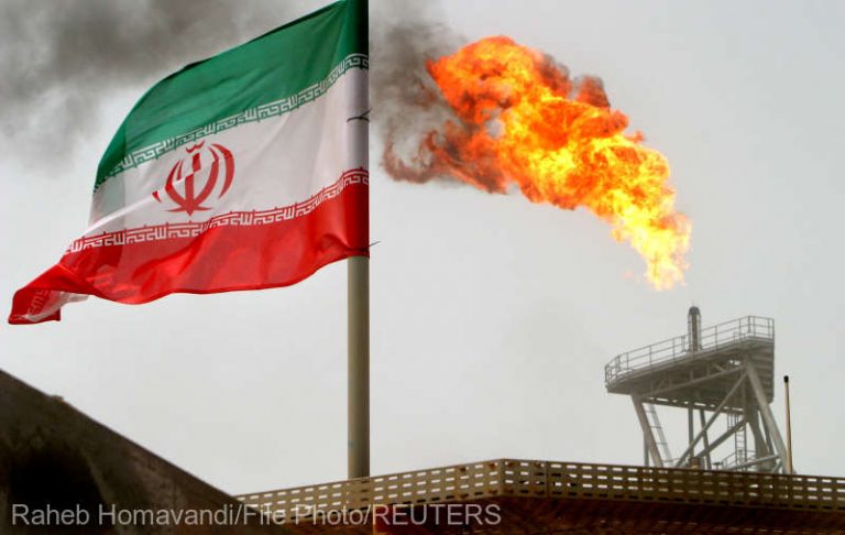 Iranul dublează prețul petrolului pentru a reduce fenomenul de contrabandă