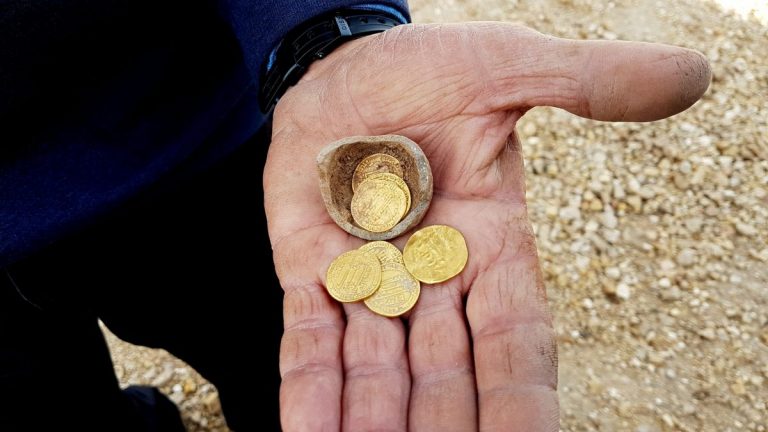 O ‘puşculiţă’ cu monede de aur, descoperită în Israel