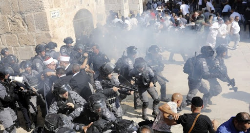 Violenţe între credincioşi musulmani şi poliţişti israelieni pe esplanada Moscheilor