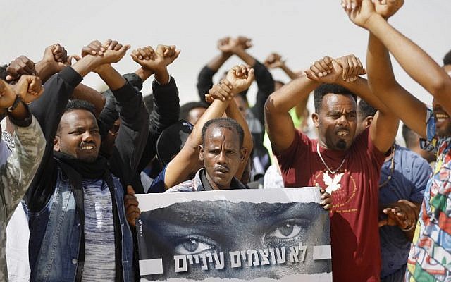 Israelul a anulat un proiect de expulzare a migranţilor africani