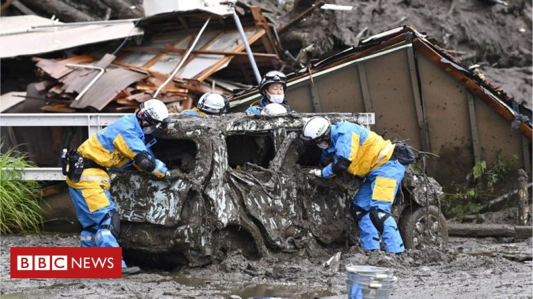 Bilanţul alunecării de teren din oraşul centrul Japoniei a ajuns la 15 morţi şi 14 dispăruţi