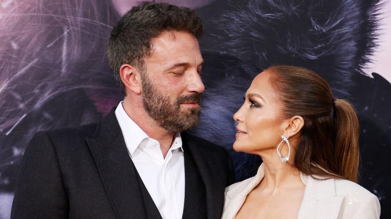 Împăcare sau divorț? Jennifer Lopez, la cumpărături cu fiica ei, Emme, în timp ce Ben Affleck afișează provocator inelul de căsătorie