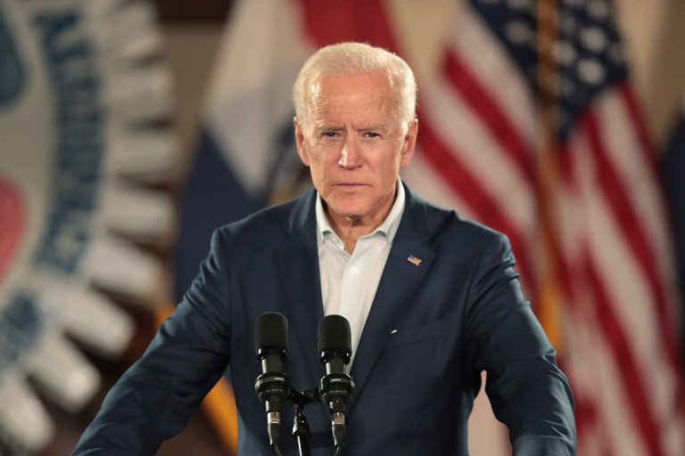 Joe Biden vrea să dubleze salariul minim în SUA, pentru a scoate milioane de americani din sărăcie