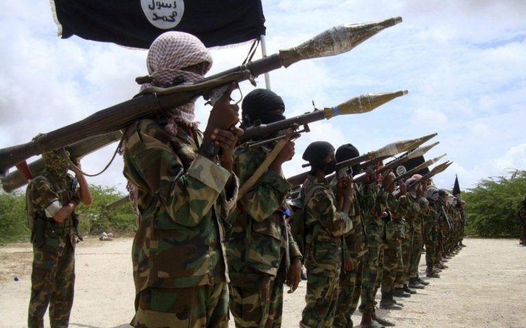 Un militar american ucis şi doi răniţi în atacul islamist asupra unei baze militare din Kenya