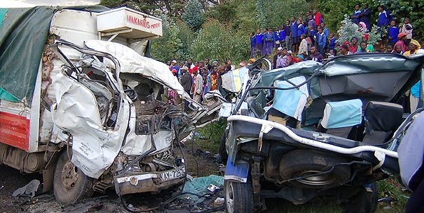 12 persoane, printre care turişti străini, au murit într-un accident rutier