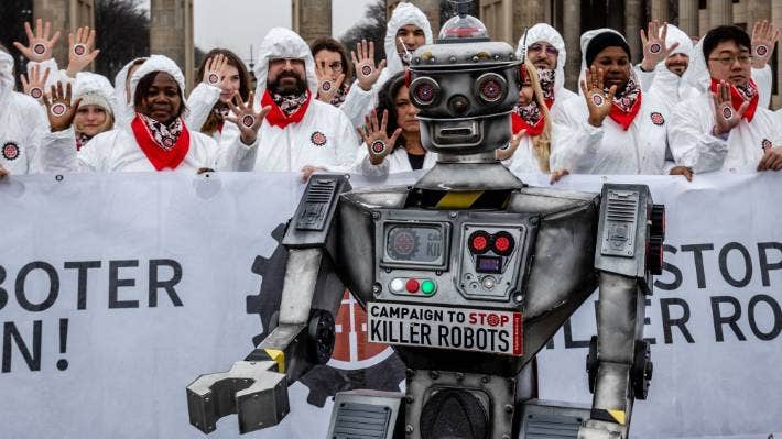 SUA pledează în favoarea unui ‘cod de conduită neconstrângător’ privind aşa-zişii ‘roboţi ucigaşi’