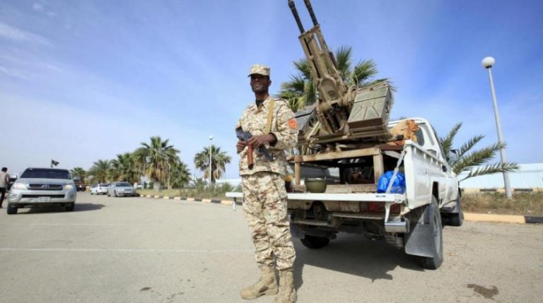 Jihadiștii revendică atacul terorist soldat cu trei morţi asupra Ministerului de Externe de la Tripoli