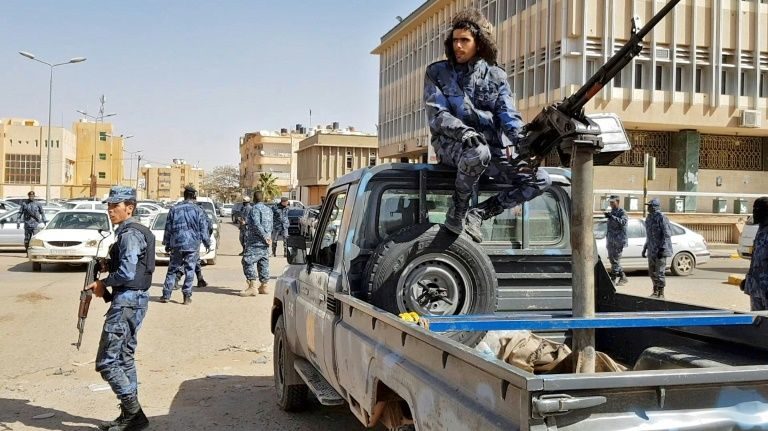 Miliția extremistă care controlează Tripoli întârzie găsirea unei soluții politice