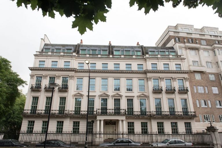 Nou record pe piaţa caselor din Londra – Peste 262 milioane de dolari pentru o vilă