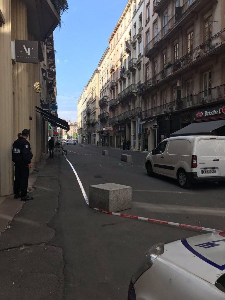Treisprezece persoane au fost rănite în atacul cu bombă din Lyon (autorități)