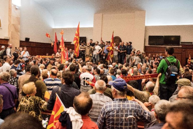 Parlamentul Macedoniei ignoră vetoul prezidenţial şi ratifică din nou acordul cu Grecia