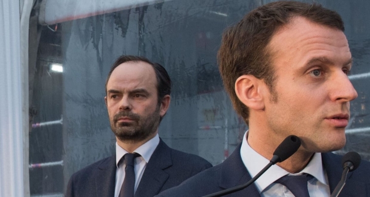Weekend ‘de foc’ pentru Macron, după demisia guvernului francez! Palatul Elysée anunţă un nou prim-ministru ‘în orele următoare’