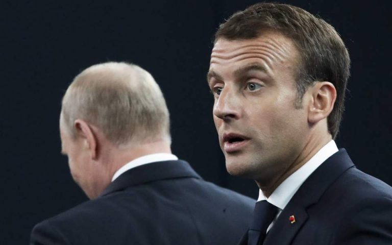 Macron l-a felicitat pe Putin pentru “desfăşurarea perfectă” a Cupei Mondiale