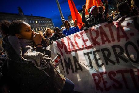Italia : Manifestație antifascistă la Macerata