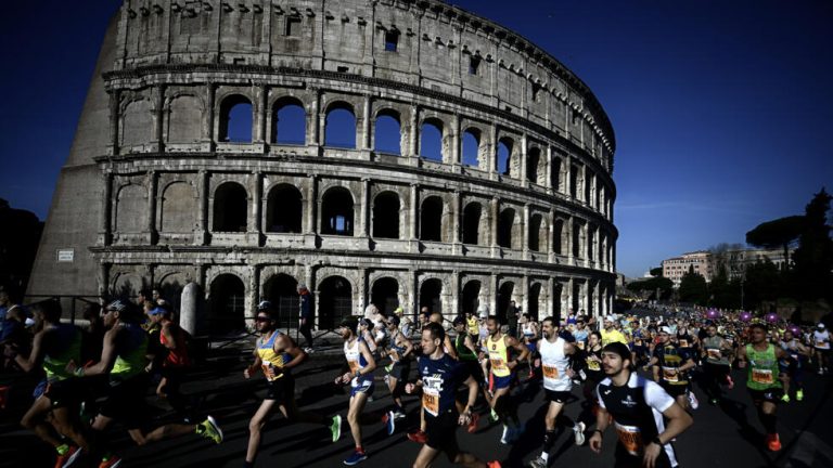 Maratonul de la Roma, întrerupt pentru scurt timp de militanţi ecologişti din grupul ‘Ultima Generaţie’