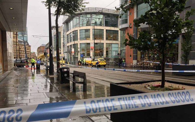 Suspectul atacului dintr-un mall din Manchester, arestat pentru terorism (poliţie)